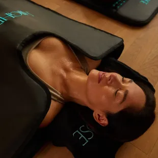 HIGHERDOSE® INFRARAUDONŲJŲ SPINDULIŲ KŪNO SAUNA