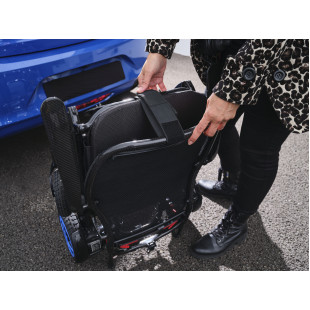 ULTRA-LIGHT, ELECTRIC FOLDING WHEELCHAIR Q50 R CARBON