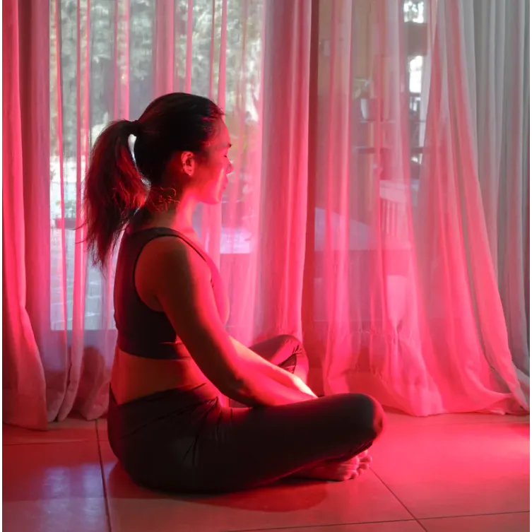 ЛАМПА LUMINOUSRED® ESSENTIAL THERAPEUTIC RED LIGHT AND NEAR INFRARED (NIR)