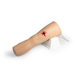 "TRAUMA TIM" – LEG WITH HEAVILY BLEEDING WOUNDS "TRAUMA TIM" – LEG WITH HEAVILY BLEEDING WOUNDS